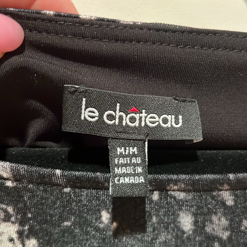 Le chateau form fitting dress - Picture 3 of 13